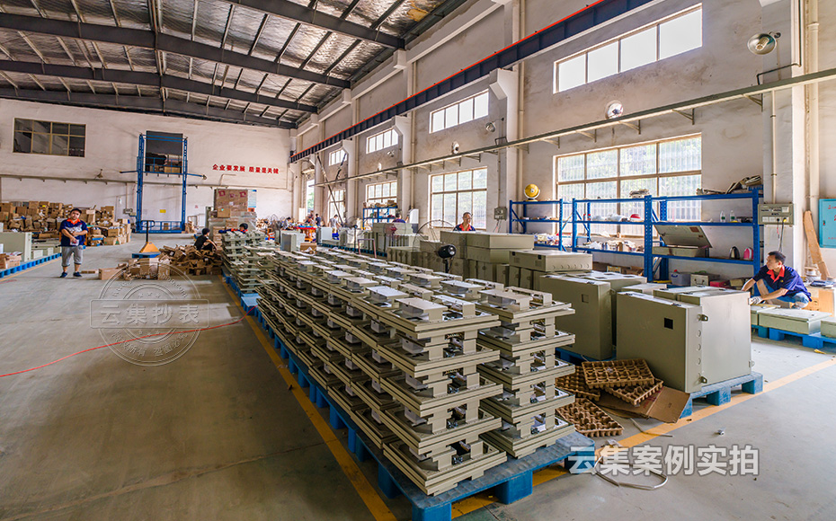 �W(xu��)У�h(yu��n)�̳���ϵ�y(t��ng)