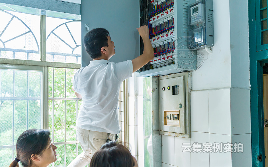 �WУ�h�̳���ϵ�y(t��ng)